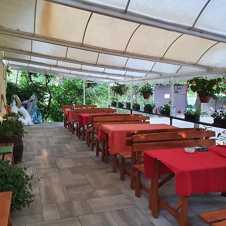 Eldorado Fogado Es Kemping Vonyarcvashegy Εξωτερικό φωτογραφία
