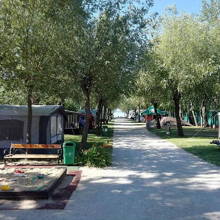Eldorado Fogado Es Kemping Vonyarcvashegy Εξωτερικό φωτογραφία