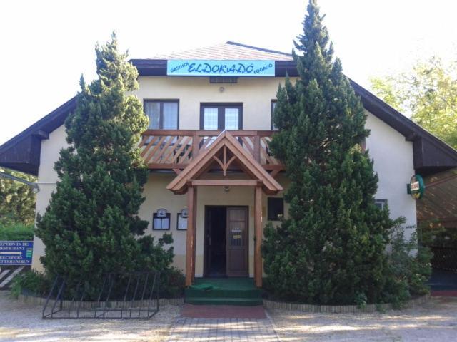 Eldorado Fogado Es Kemping Vonyarcvashegy Εξωτερικό φωτογραφία